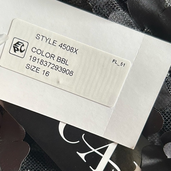 Xscape Puffed-Sleeve Off-The-Shoulder Jumpsuit - Picture 11 of 14